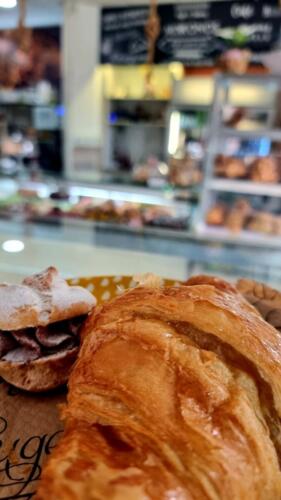 Cafeteria croisant